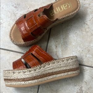 NWOT Kanna Brown Leather Platform Sandals